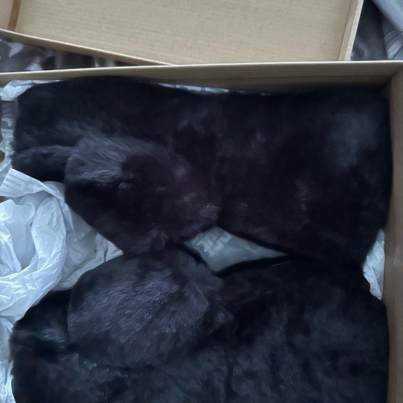 Steve Madden Vito Fuzzy Platforms - Picture 4 of 5